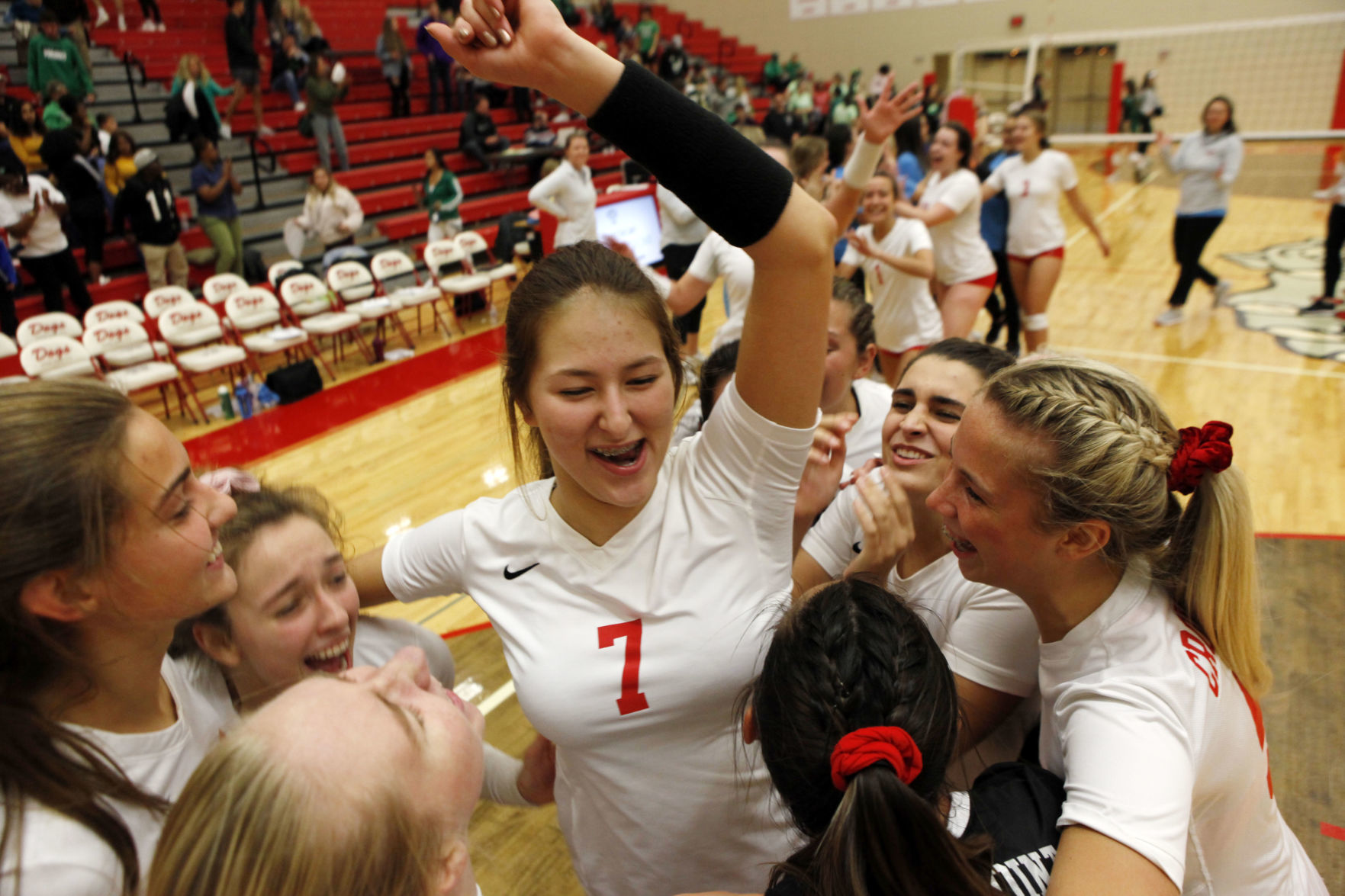 4A volleyball sectional final: Crown Point vs. Valparaiso